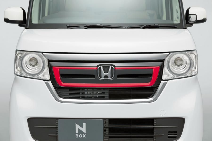 Детали экстерьера Honda N Box by Modulo 2017 года  (фото 3 из 6)